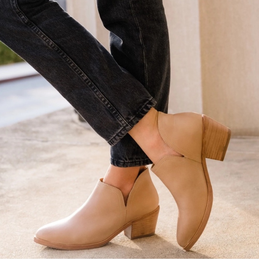 NISOLO Mia Ankle Boots in Almond Tan Size 8